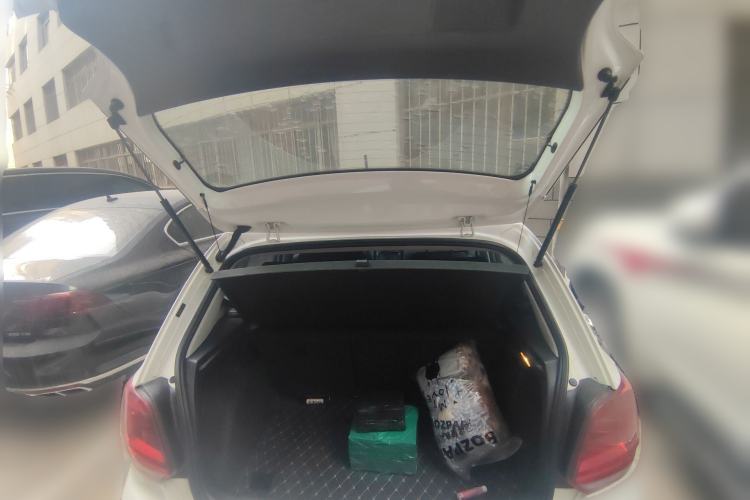 Used Volkswagen Polo 2014 1.6L Automatic Comfort Edition Trunk