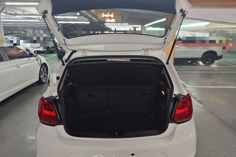 Used Volkswagen Polo 2014 1.6L Automatic Comfort Edition Trunk