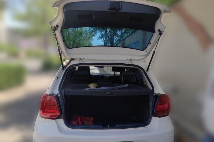 Used Volkswagen Polo 2014 1.4L Manual Fashion Edition Trunk