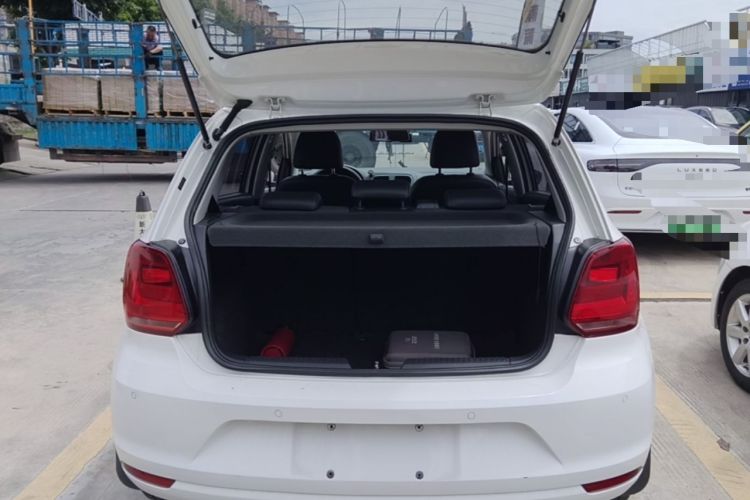 Used Volkswagen Polo 2014 1.6L Automatic Comfort Edition Trunk