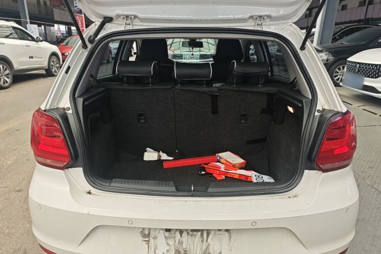 Used Volkswagen Polo 2014 1.6L Automatic Comfort Edition Trunk
