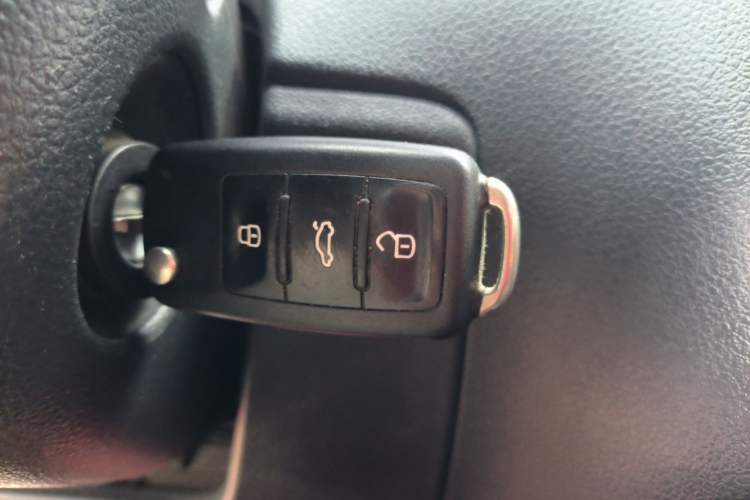 Used Volkswagen Polo 2014 1.4L Manual Comfort Edition Vehicle Key