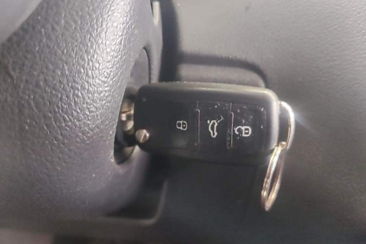 Used Volkswagen Polo 2014 1.6L Manual Comfort Edition Vehicle Key