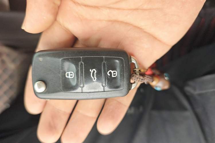 Used Volkswagen Polo 2014 1.4L Manual Comfort Edition Vehicle Key