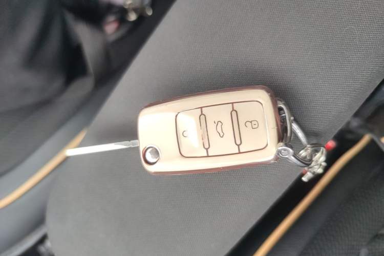 Used Volkswagen Polo 2014 1.6L Automatic Comfort Edition Vehicle Key