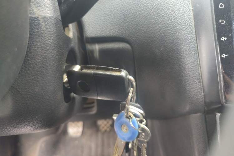 Used Volkswagen Polo 2014 1.4L Manual Comfort Edition Vehicle Key