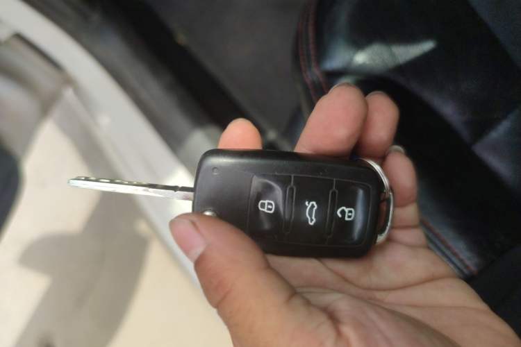 Used Volkswagen Polo 2014 1.6L Manual Comfort Edition Vehicle Key