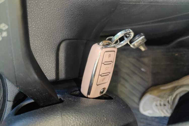 Used Volkswagen Polo 2014 1.4L Manual Fashion Edition Vehicle Key