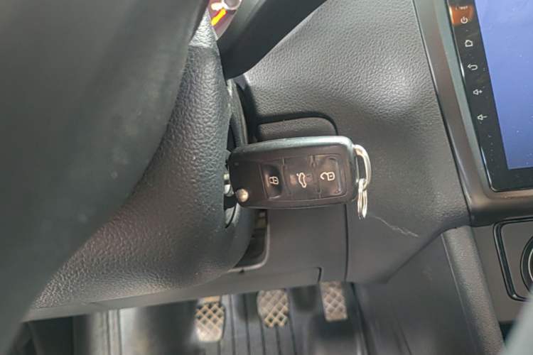 Used Volkswagen Polo 2014 1.4L Manual Fashion Edition Vehicle Key