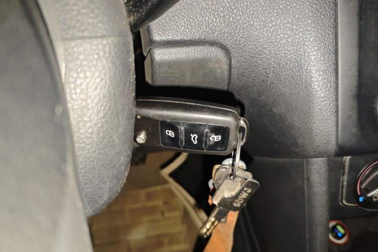Used Volkswagen Polo 2014 1.6L Manual Comfort Edition Vehicle Key