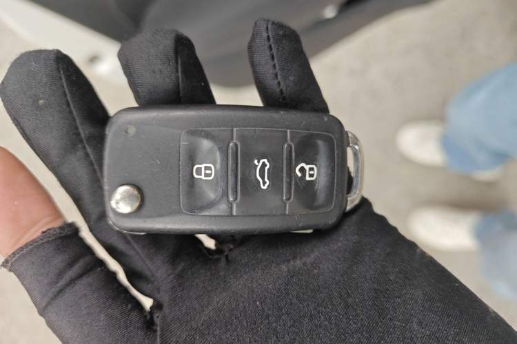 Used Volkswagen Polo 2014 1.6L Automatic Comfort Edition Vehicle Key