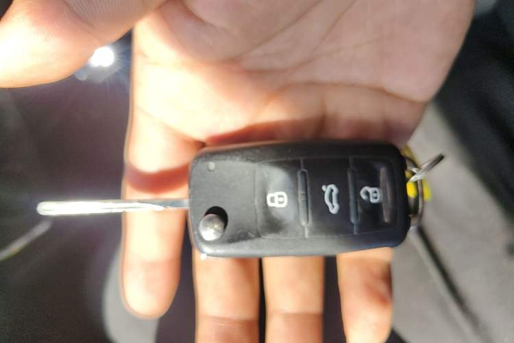 Used Volkswagen Polo 2014 1.4L Automatic Comfort Edition Vehicle Key