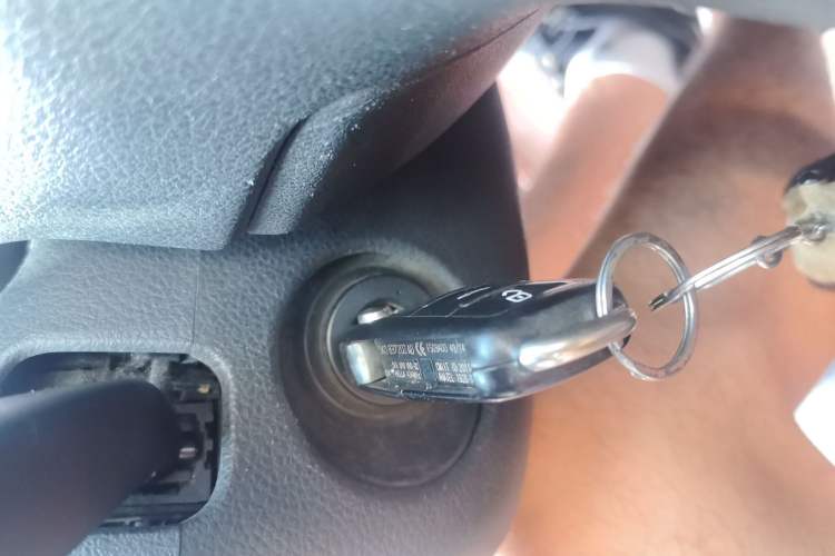 Used Volkswagen Polo 2014 1.4L Manual Comfort Edition Vehicle Key