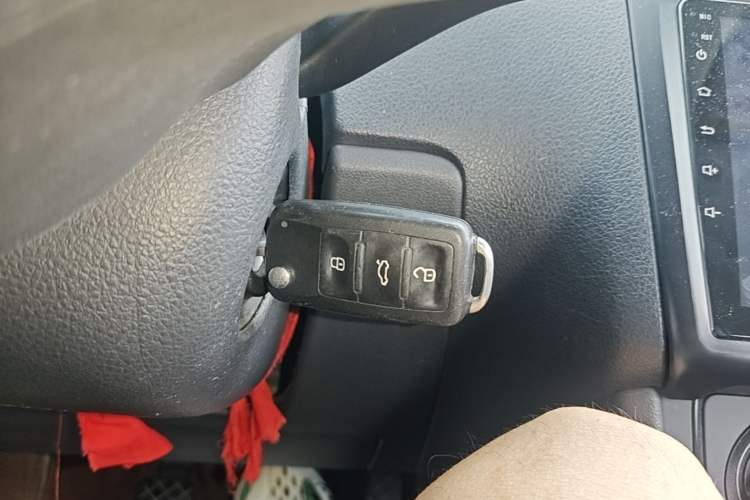 Used Volkswagen Polo 2014 1.4L Manual Fashion Edition Vehicle Key