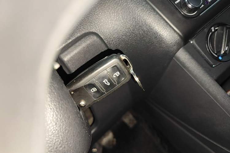 Used Volkswagen Polo 2014 1.4L Manual Comfort Edition Vehicle Key