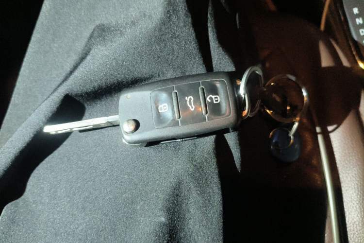 Used Volkswagen Polo 2014 1.4L Automatic Comfort Edition Vehicle Key