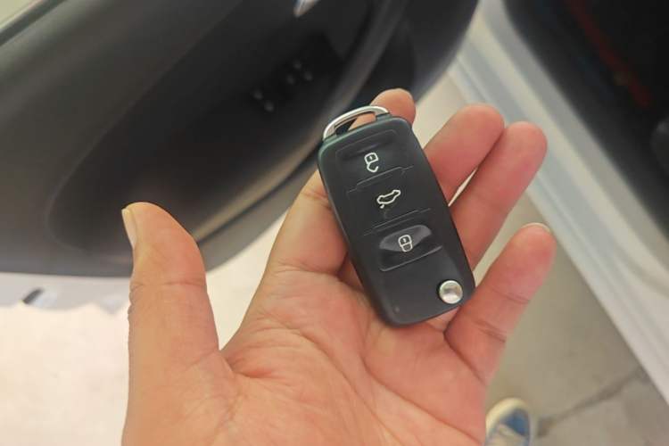 Used Volkswagen Polo 2014 1.6L Automatic Comfort Edition Vehicle Key