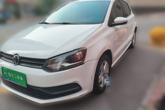 Volkswagen Polo 2014 1.4L Manual Fashion Edition مستعملة