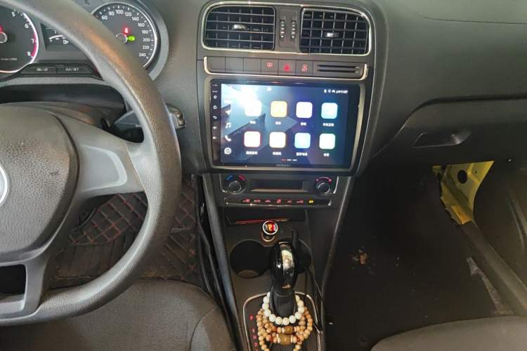 Used Volkswagen Polo 2014 1.4L Automatic Comfort Edition Audio And AC Panel