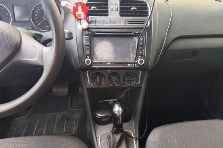 Used Volkswagen Polo 2014 1.6L Automatic Comfort Edition Audio And AC Panel