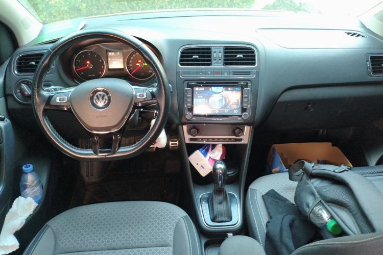Used Volkswagen Polo 2014 1.6L Cross Polo Automatic Center Console