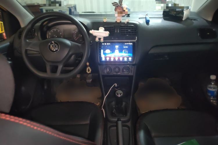 Used Volkswagen Polo 2014 1.4L Manual Fashion Edition Center Console