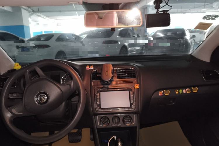 Used Volkswagen Polo 2014 1.6L Automatic 30th Anniversary Edition Center Console
