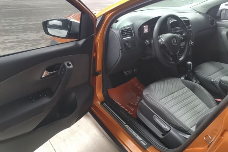 Used Volkswagen Polo 2014 1.6L Cross Polo Automatic Driver Seat