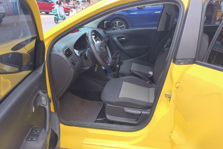 Used Volkswagen Polo 2014 1.4L Manual Fashion Edition Driver Seat