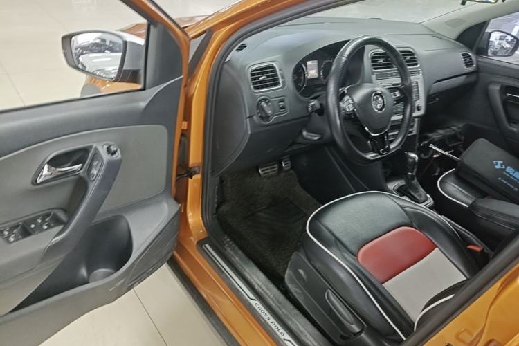 Used Volkswagen Polo 2014 1.6L Automatic Luxury Edition Driver Seat