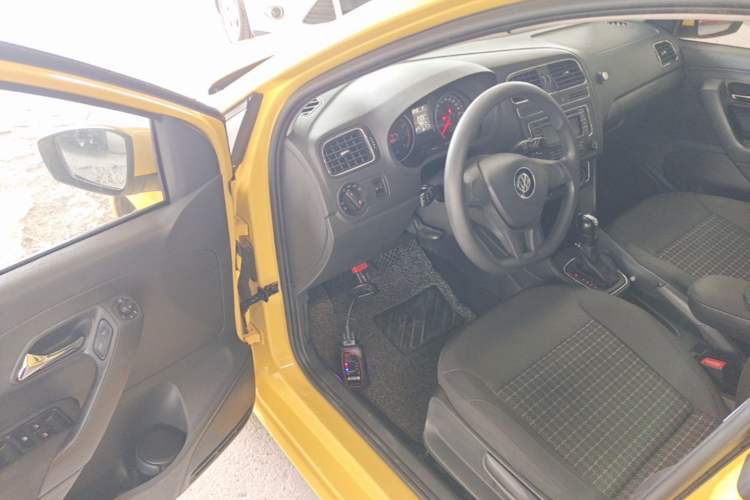 Used Volkswagen Polo 2014 1.6L Automatic Comfort Edition Driver Seat