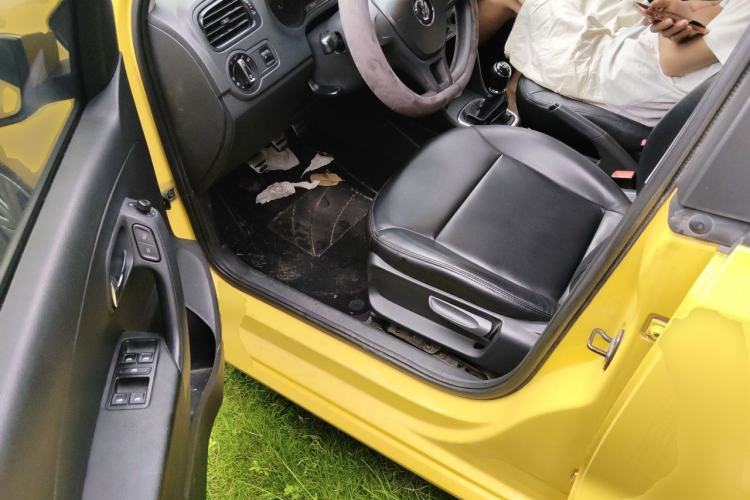 Used Volkswagen Polo 2014 1.4L Manual Fashion Edition Driver Seat