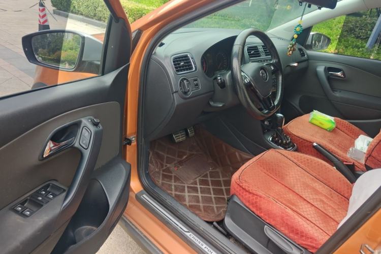 Used Volkswagen Polo 2014 1.6L Cross Polo Automatic Driver Seat