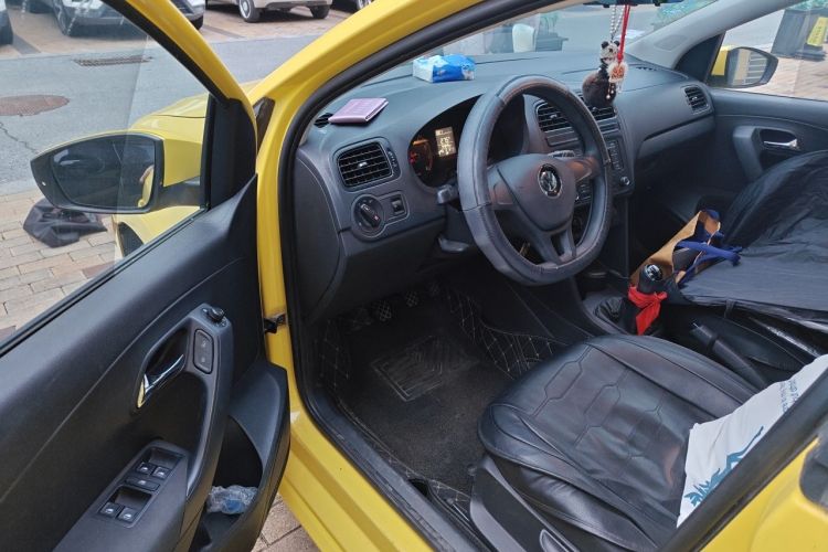 Used Volkswagen Polo 2014 1.4L Manual Fashion Edition Driver Seat