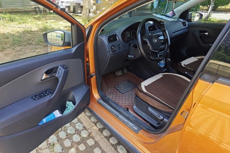 Used Volkswagen Polo 2014 1.6L Cross Polo Automatic Driver Seat