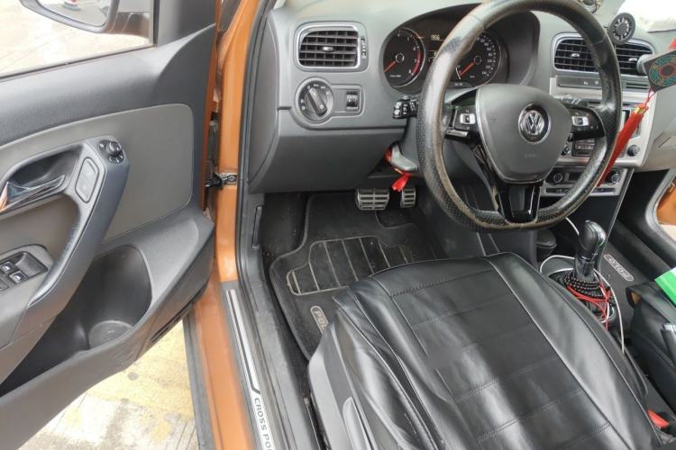 Used Volkswagen Polo 2014 1.6L Cross Polo Automatic Driver Seat