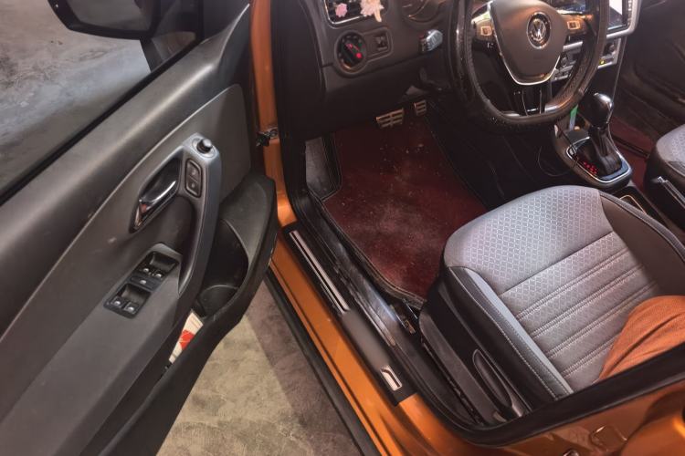 Used Volkswagen Polo 2014 1.6L Cross Polo Automatic Driver Seat