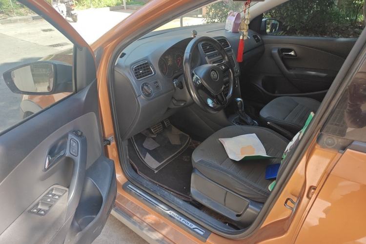 Used Volkswagen Polo 2014 1.6L Cross Polo Automatic Driver Seat