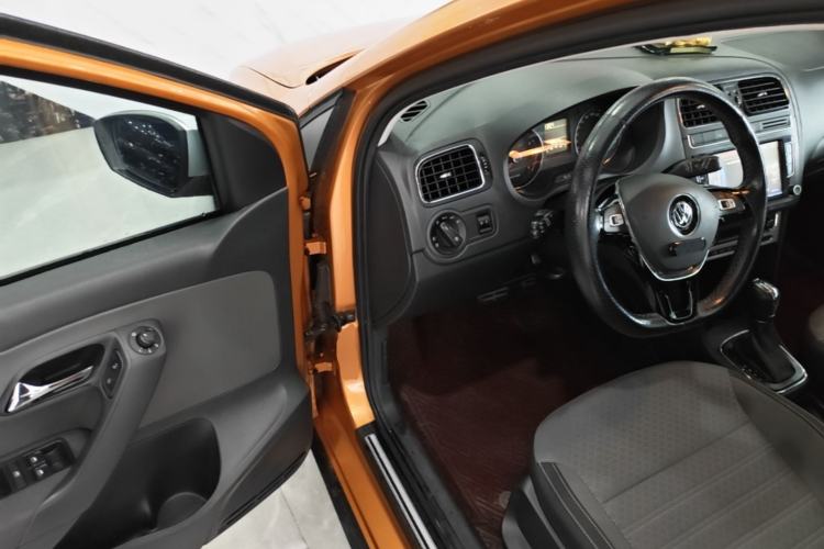 Used Volkswagen Polo 2014 1.6L Cross Polo Automatic Driver Seat
