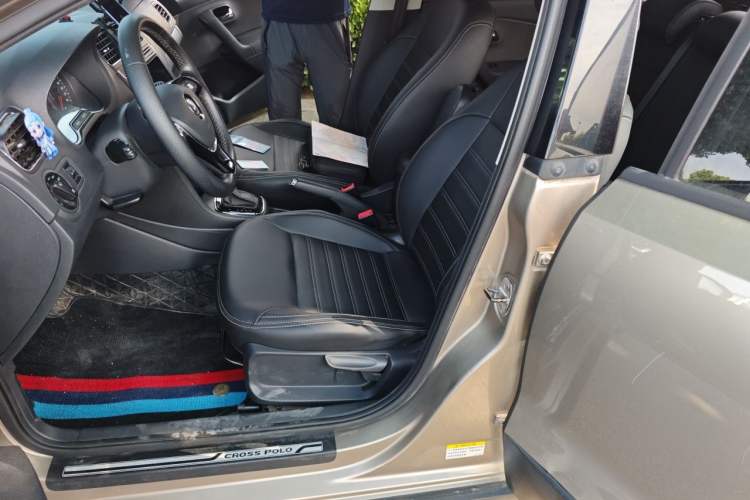 Used Volkswagen Polo 2014 1.6L Cross Polo Automatic Driver Seat
