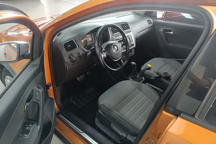 Used Volkswagen Polo 2014 1.6L Cross Polo Automatic Driver Seat