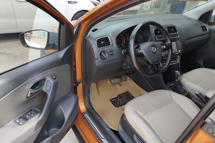 Used Volkswagen Polo 2014 1.6L Cross Polo Automatic Driver Seat