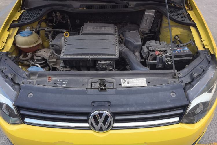 Used Volkswagen Polo 2014 1.4L Manual Fashion Edition Engine Bay