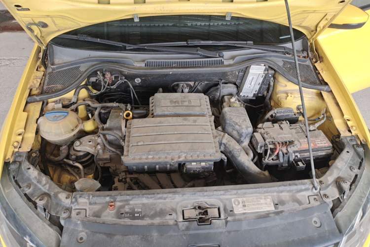 Used Volkswagen Polo 2014 1.6L Automatic Comfort Edition Engine Bay