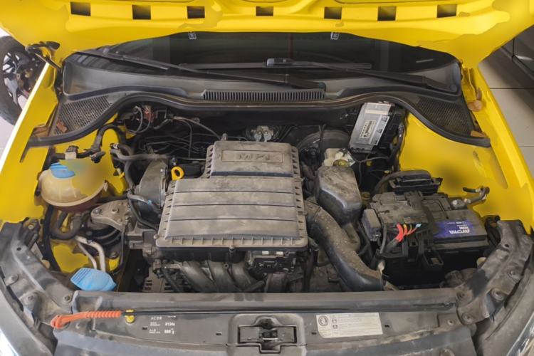 Used Volkswagen Polo 2014 1.6L Automatic Comfort Edition Engine Bay