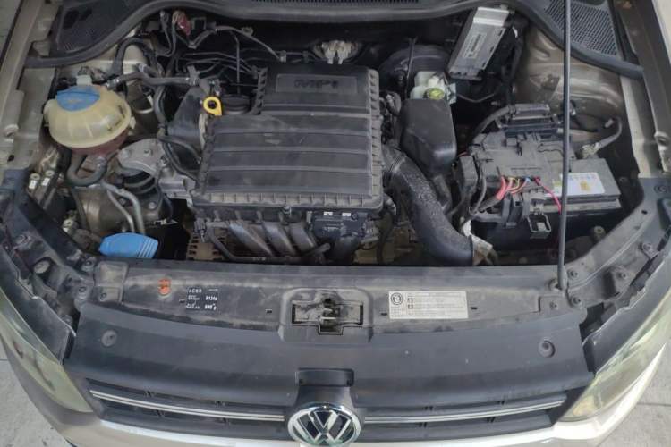 Used Volkswagen Polo 2014 1.6L Cross Polo Automatic Engine Bay
