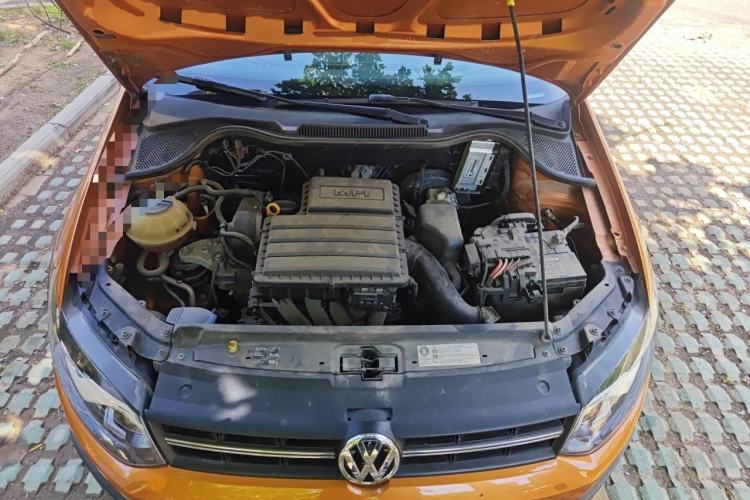 Used Volkswagen Polo 2014 1.6L Cross Polo Automatic Engine Bay