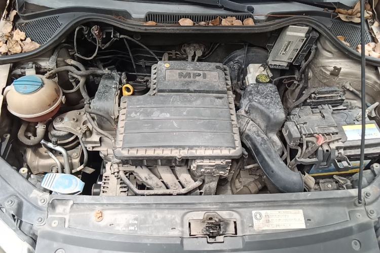 Used Volkswagen Polo 2014 1.6L Cross Polo Automatic Engine Bay
