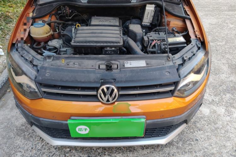 Used Volkswagen Polo 2014 1.6L Cross Polo Automatic Engine Bay