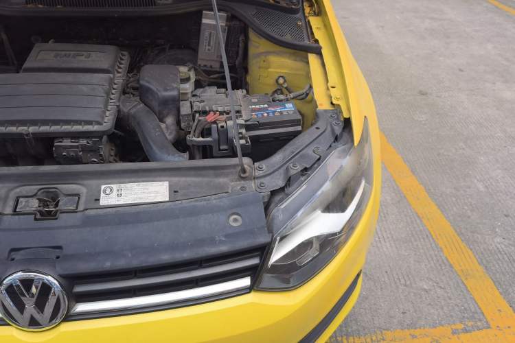 Used Volkswagen Polo 2014 1.4L Manual Fashion Edition Engine Bay Left